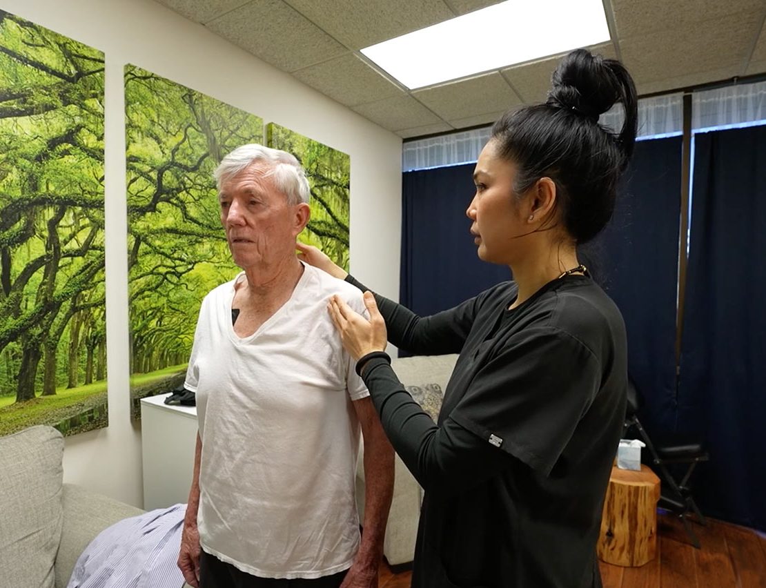 Veteran receiving medical massage therapy with Zeel